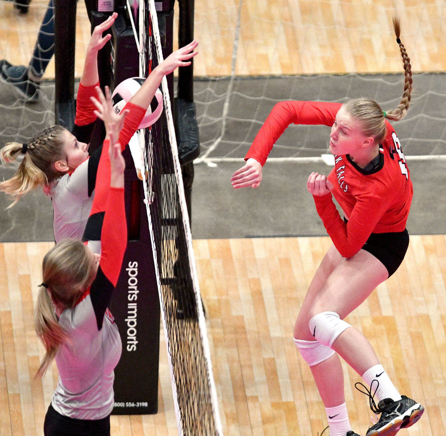 Cedar Falls vs Linn-Mar state volleyball